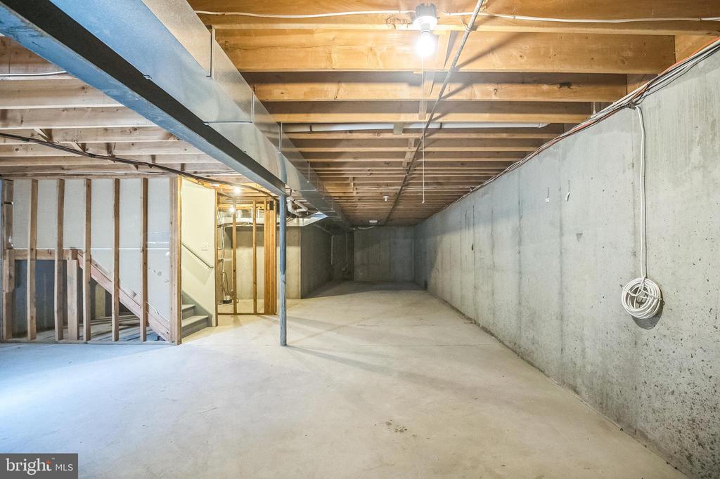 7 CARTER LANE