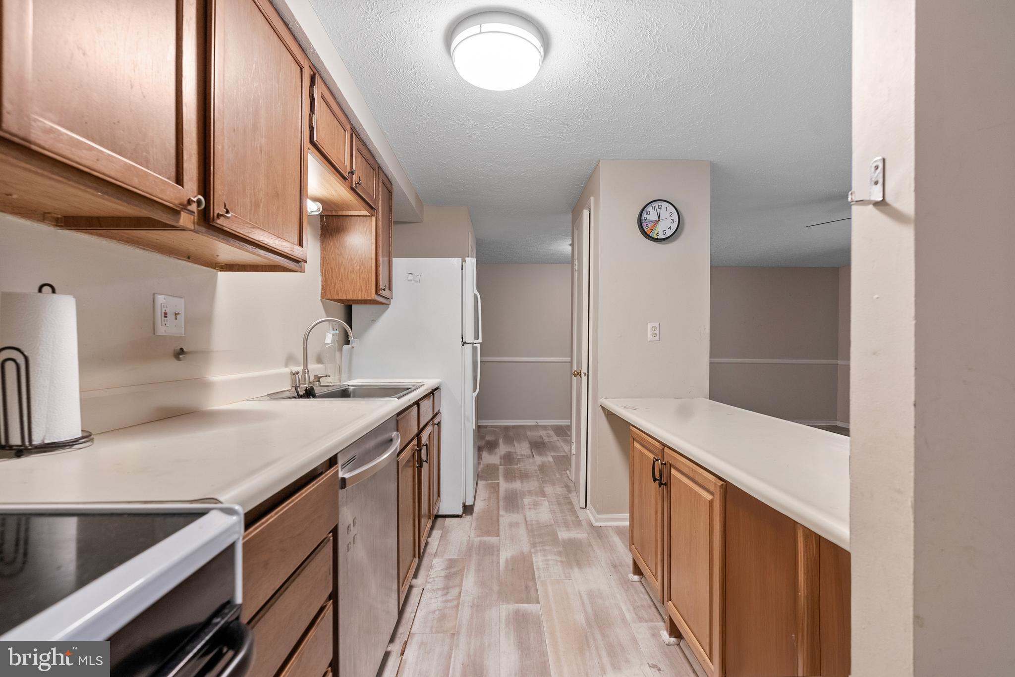 51 SWEETFERN CT