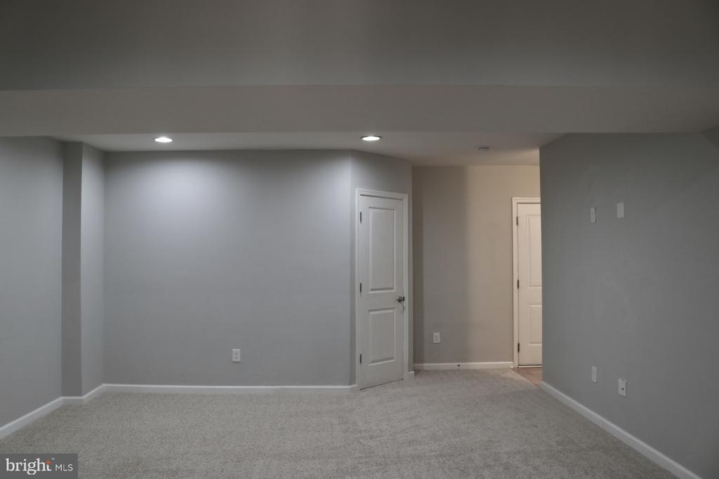 37 ISABELLE CT