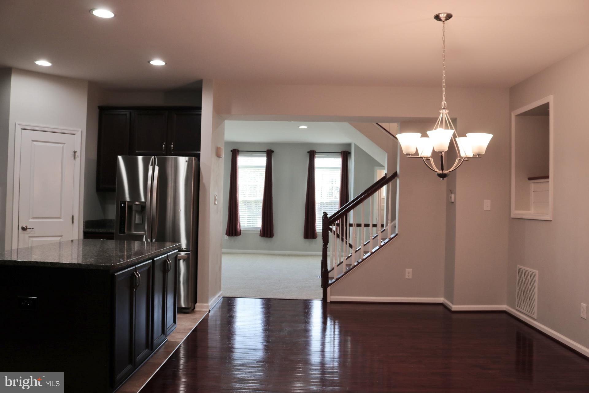 37 ISABELLE CT
