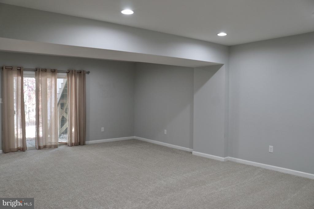 37 ISABELLE CT