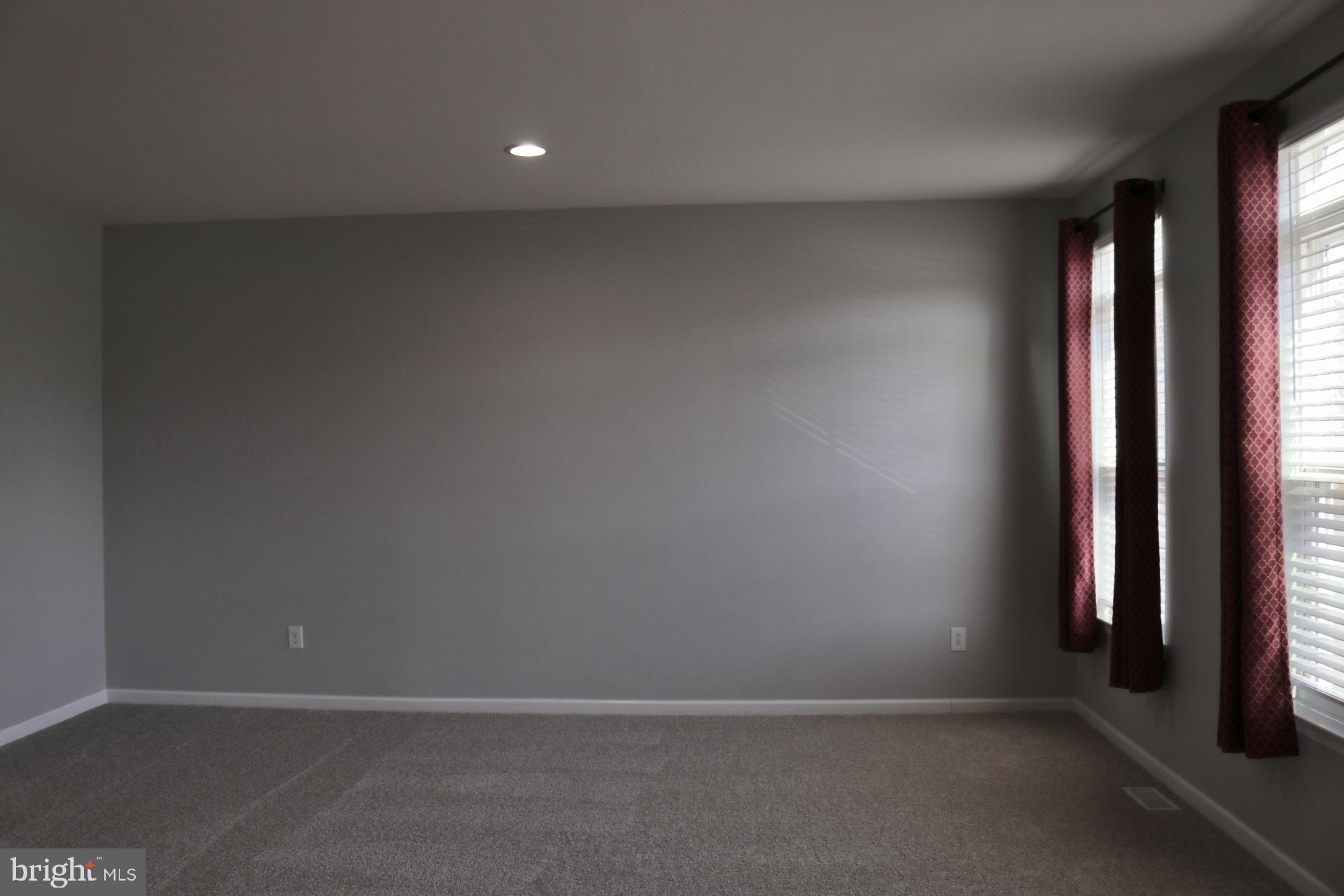 37 ISABELLE CT