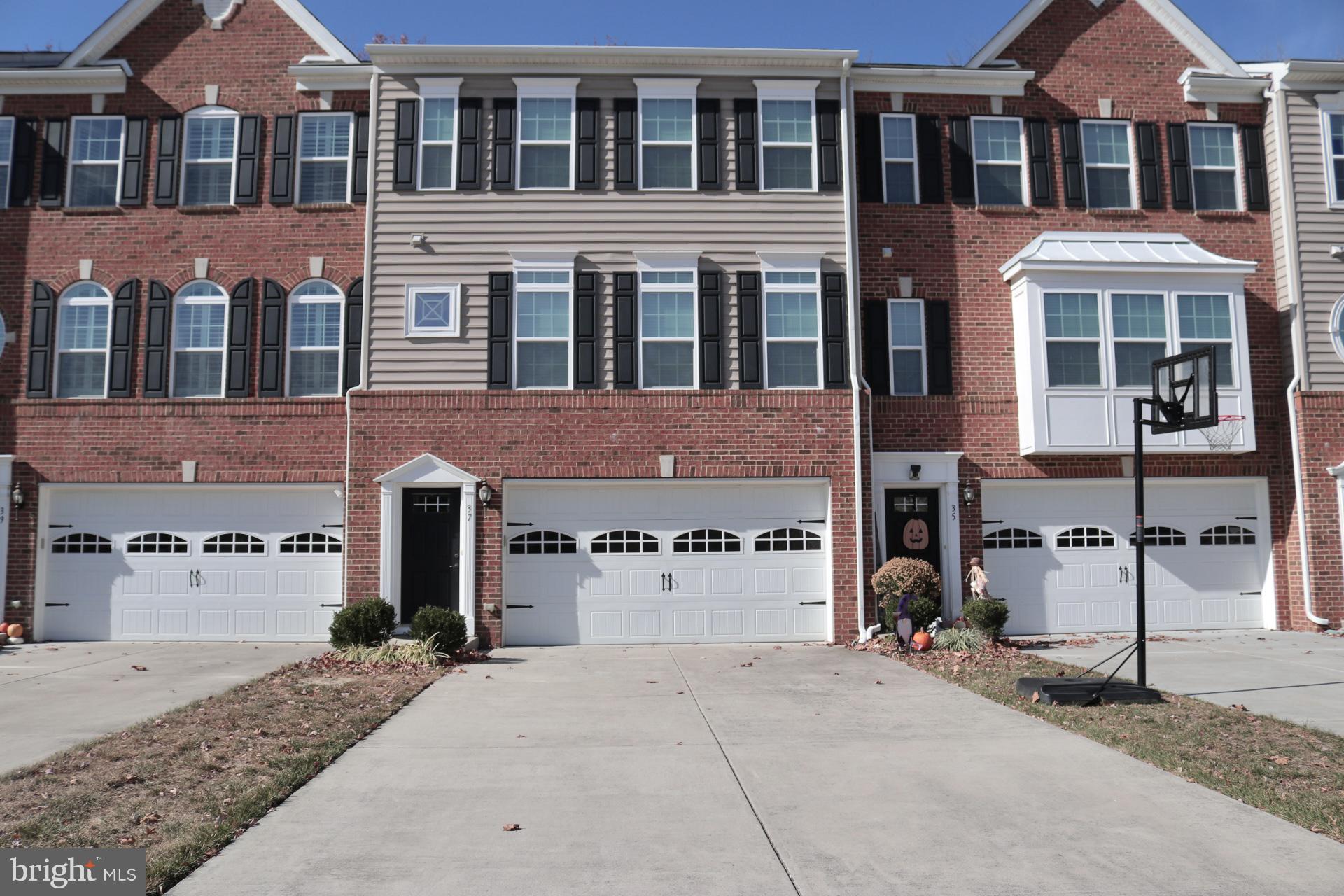 37 ISABELLE CT