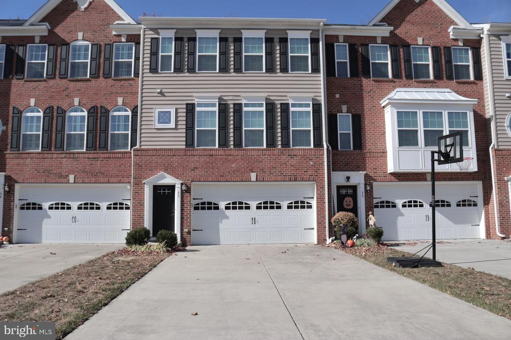 37 ISABELLE CT