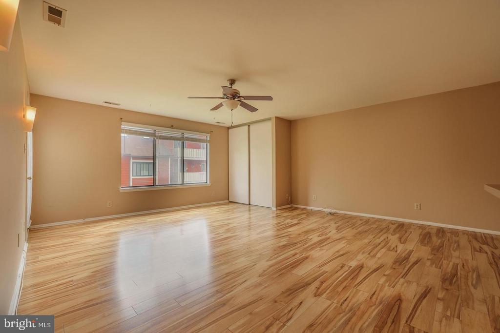 2404-B DURHAM CT