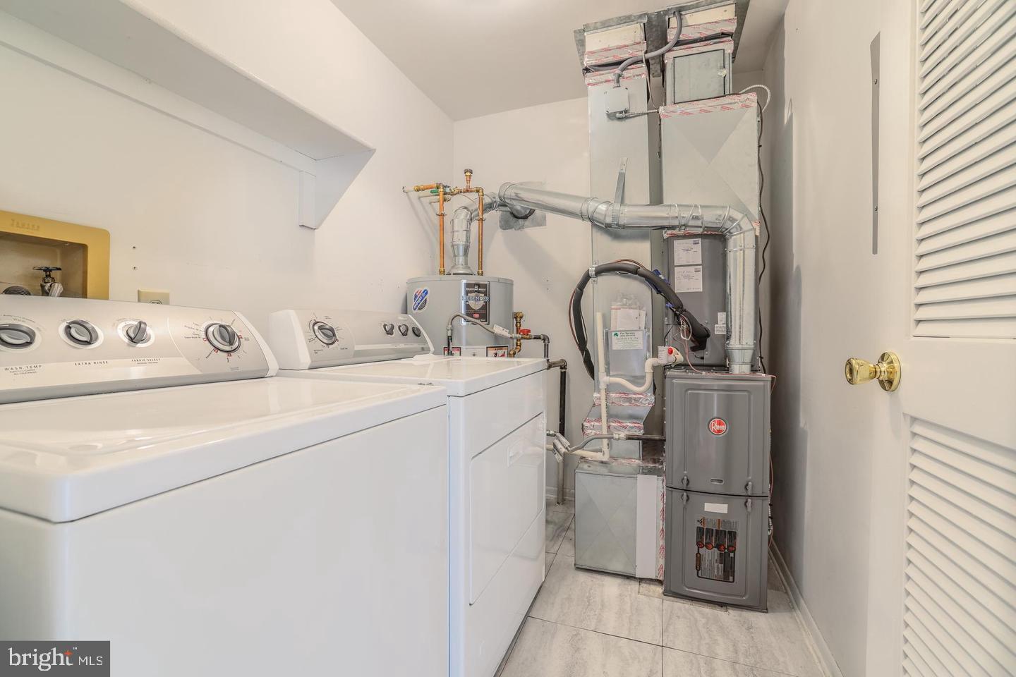 2404-B DURHAM CT