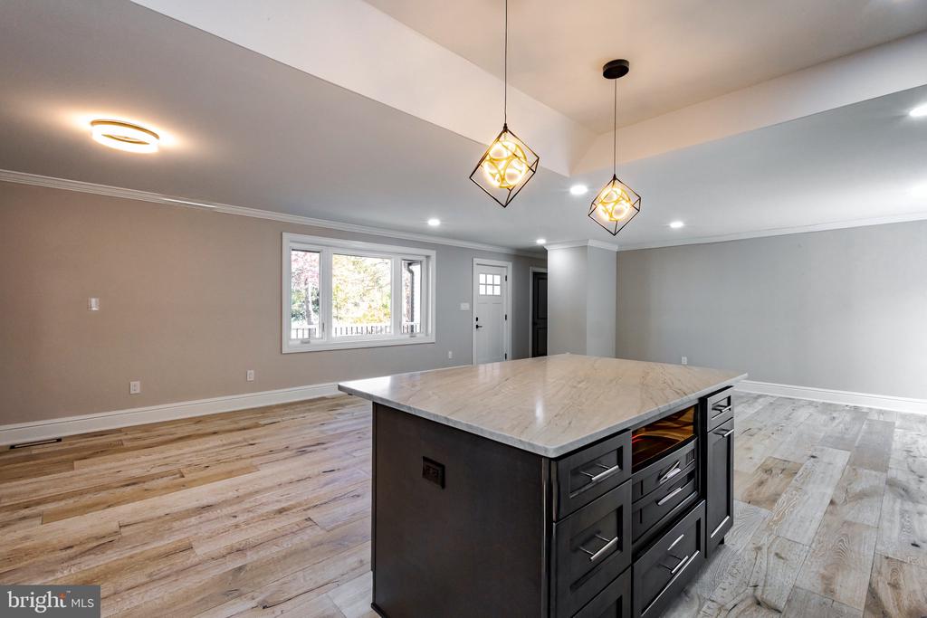 85 N LOCUST AVENUE