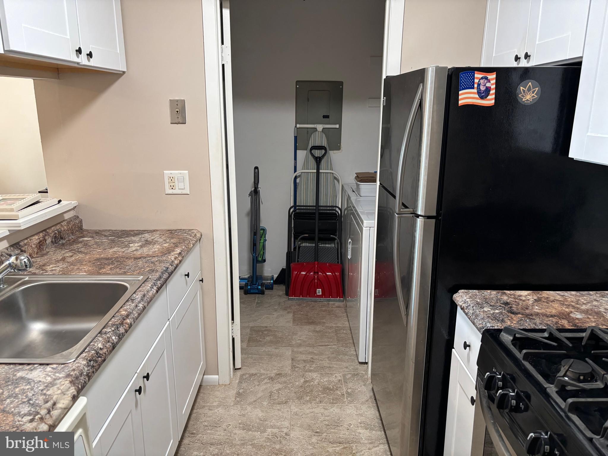 1805 WOODHOLLOW DRIVE