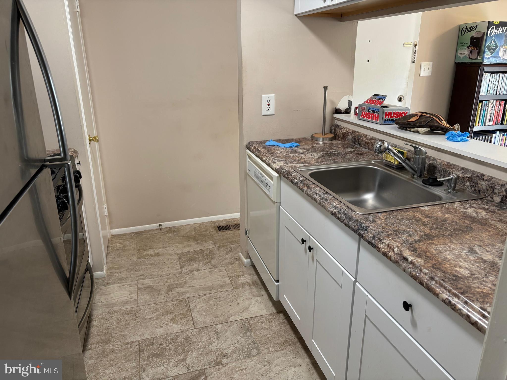 1805 WOODHOLLOW DRIVE