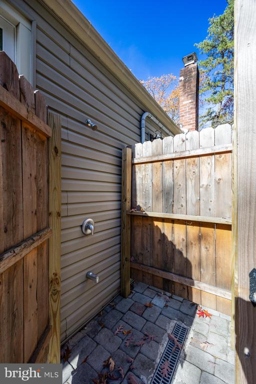 15 N Wyetta Rd
