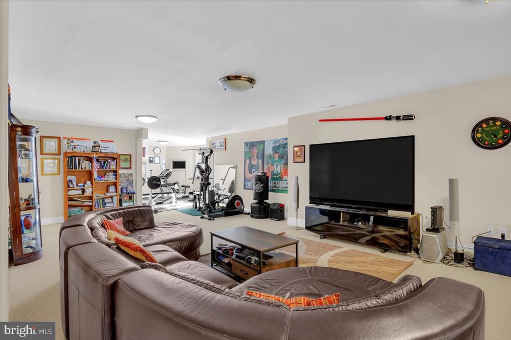 16 BRECKENRIDGE DRIVE