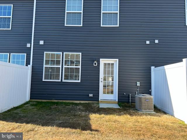 6 ELLIOT LANE