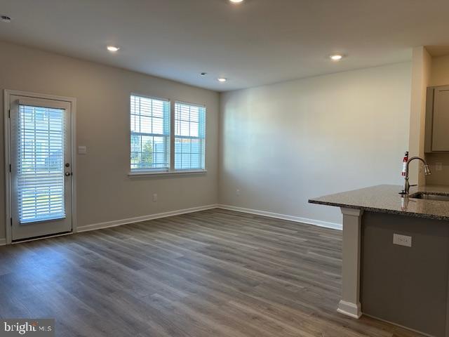 6 ELLIOT LANE