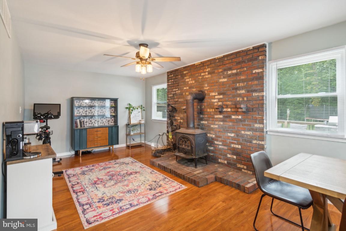 12 FOUNTAIN BOULEVARD