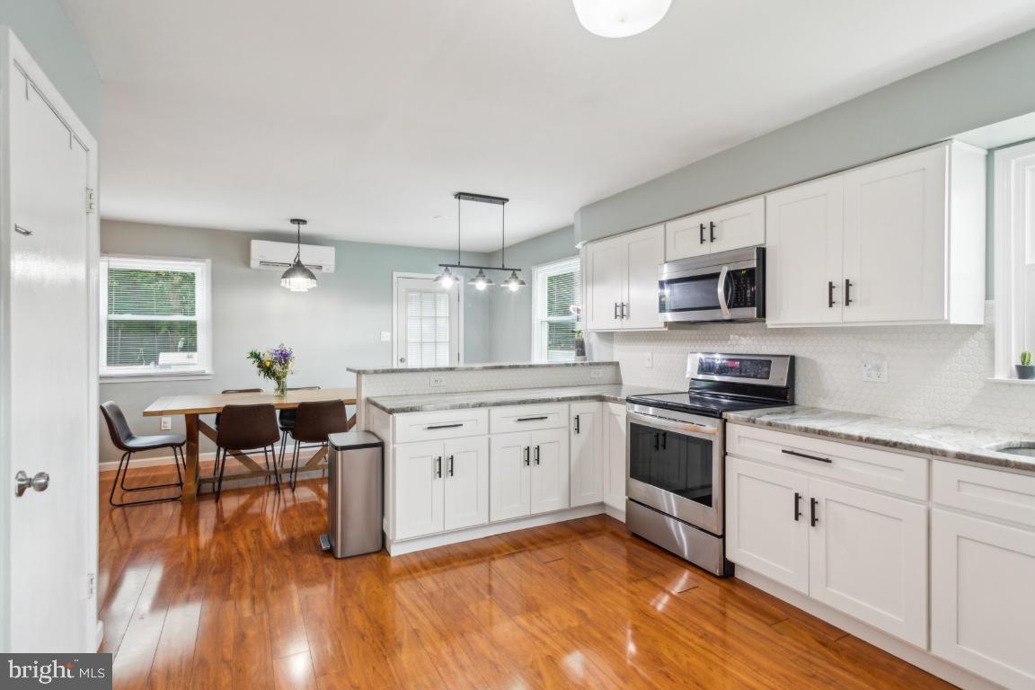 12 FOUNTAIN BOULEVARD