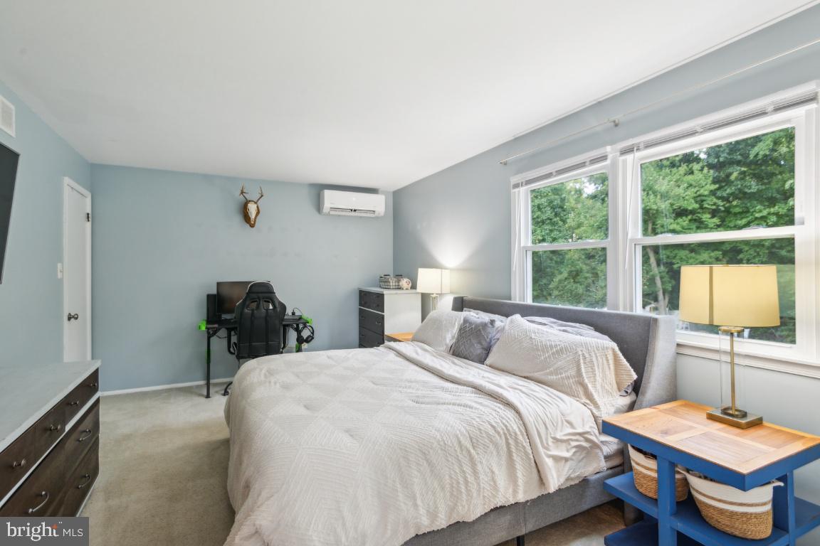 12 FOUNTAIN BOULEVARD