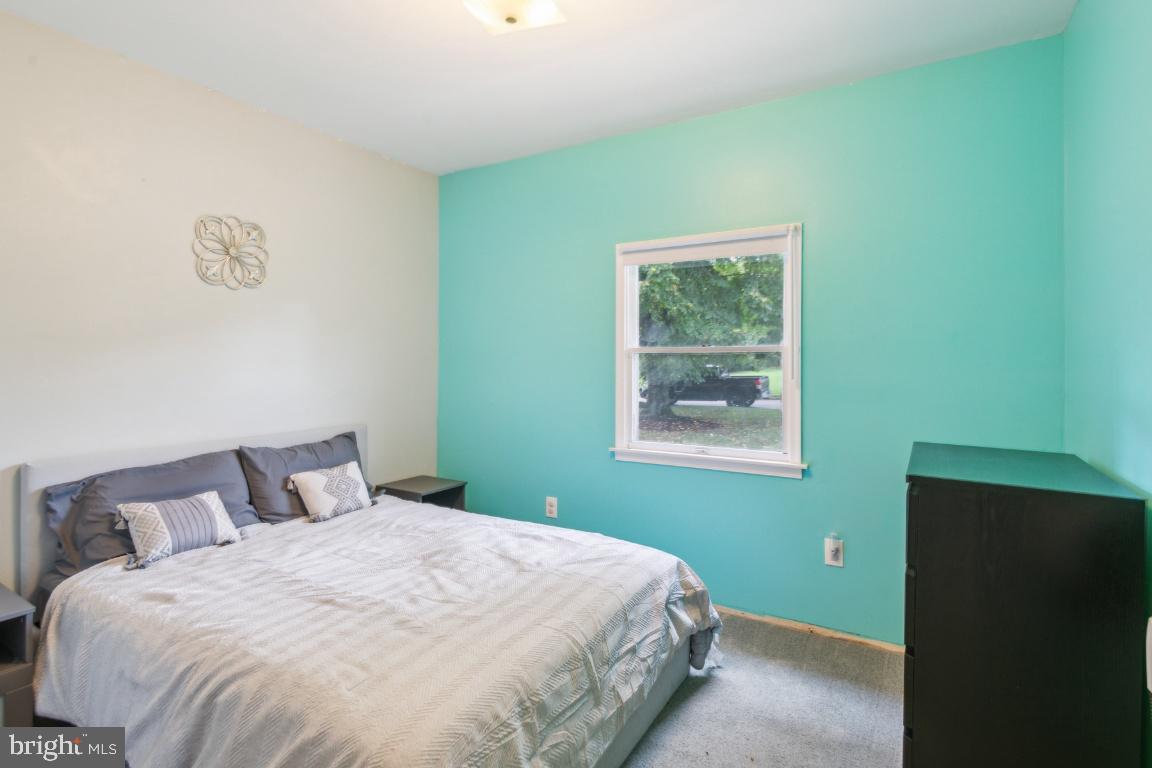 12 FOUNTAIN BOULEVARD