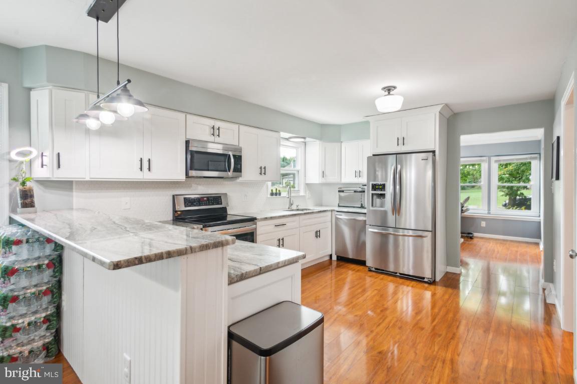 12 FOUNTAIN BOULEVARD