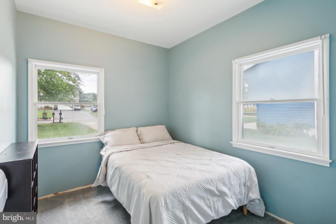 12 FOUNTAIN BOULEVARD