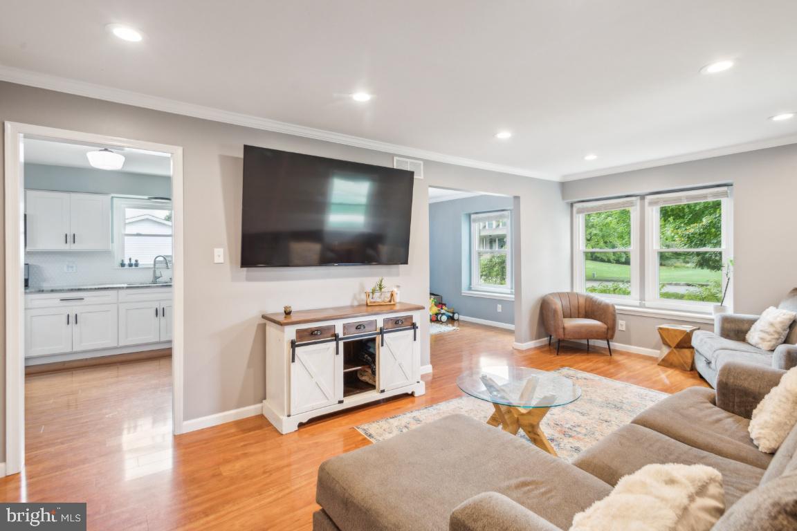 12 FOUNTAIN BOULEVARD