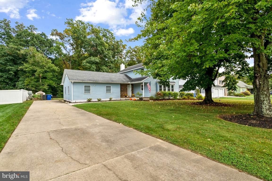 12 FOUNTAIN BOULEVARD