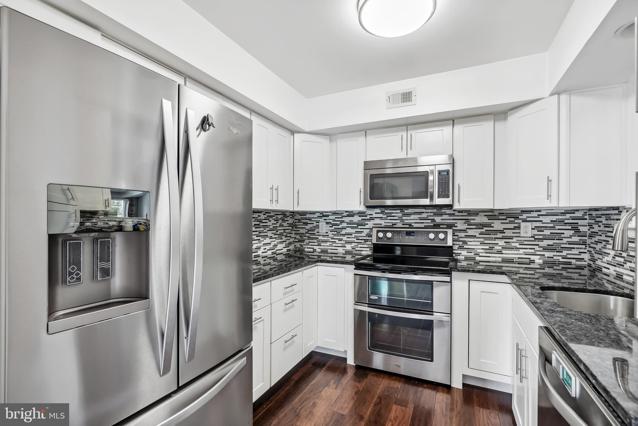 386 Woodlake Dr
