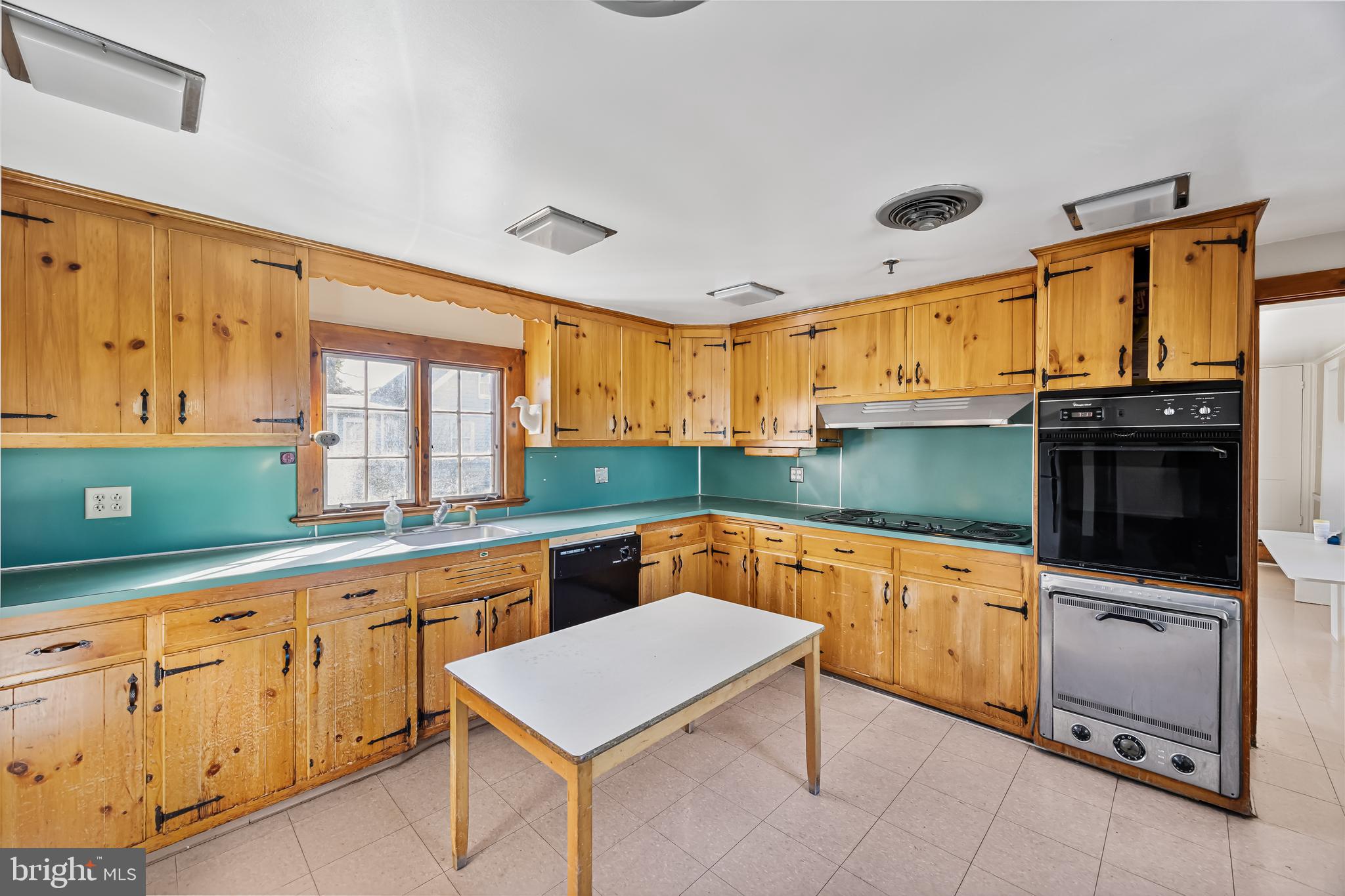 74 E Main St