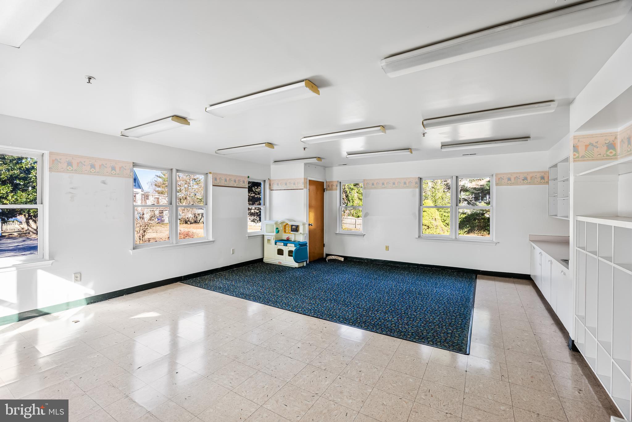 74 E Main St