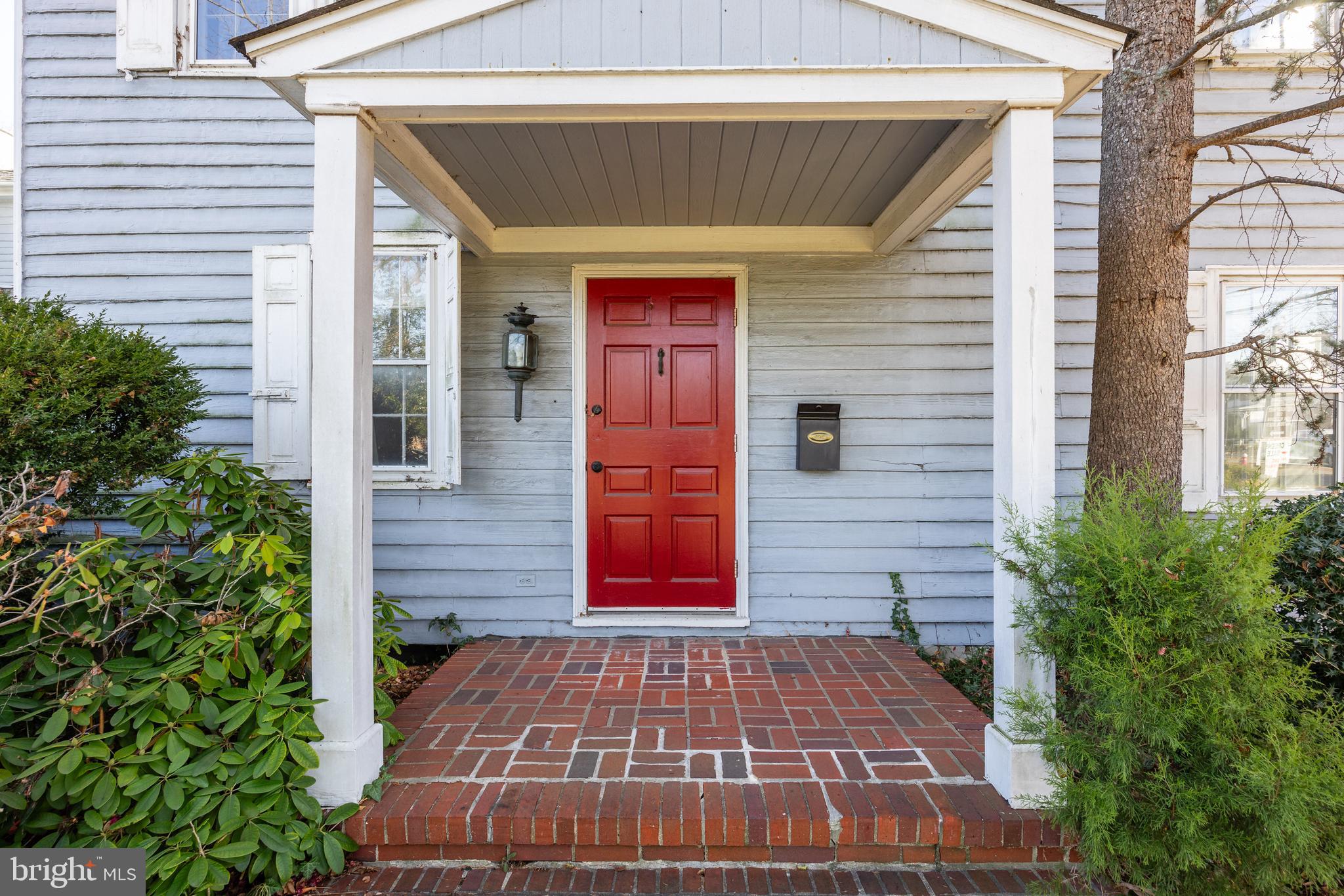 74 E Main St