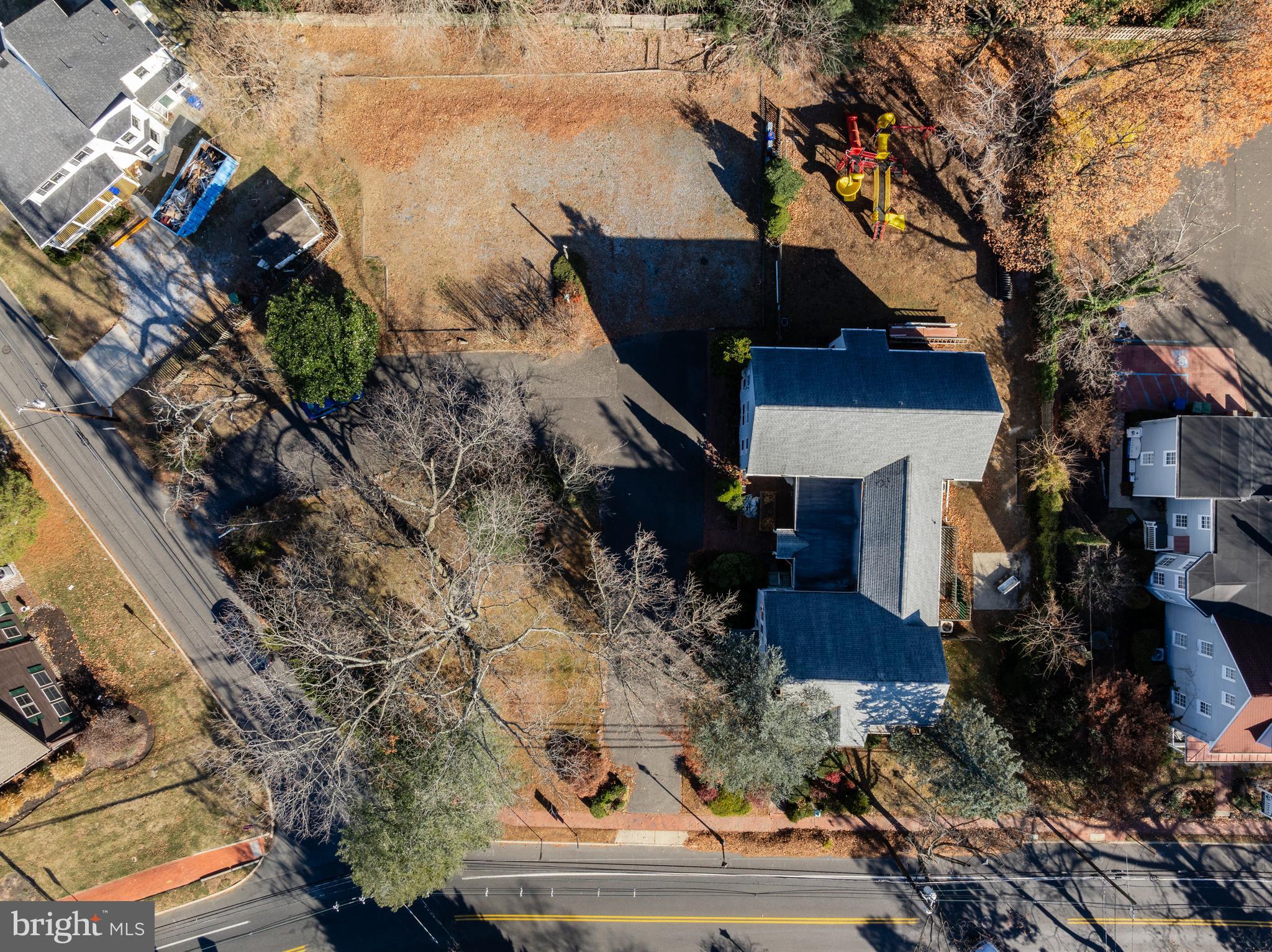 74 E Main St