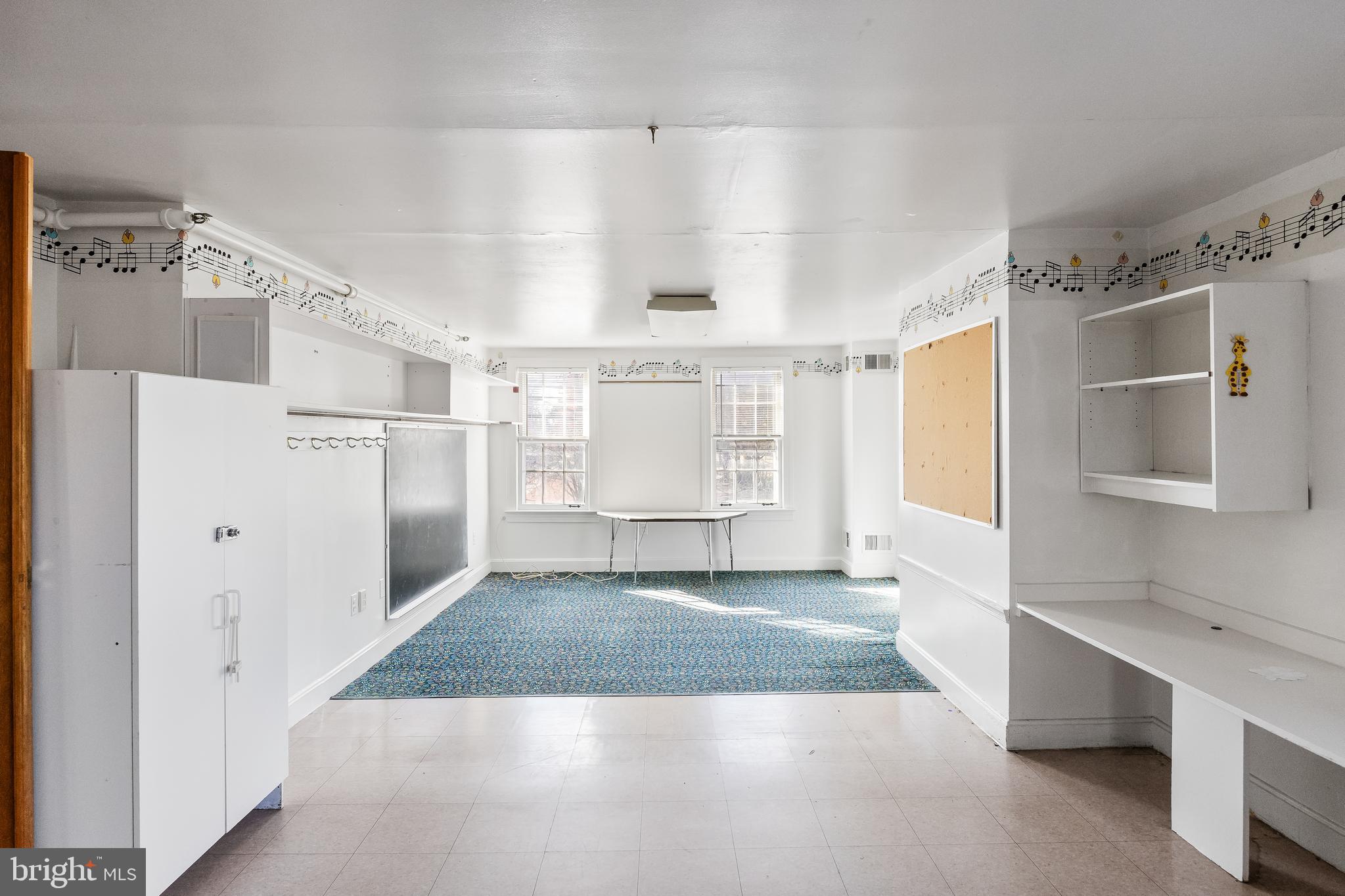 74 E Main St