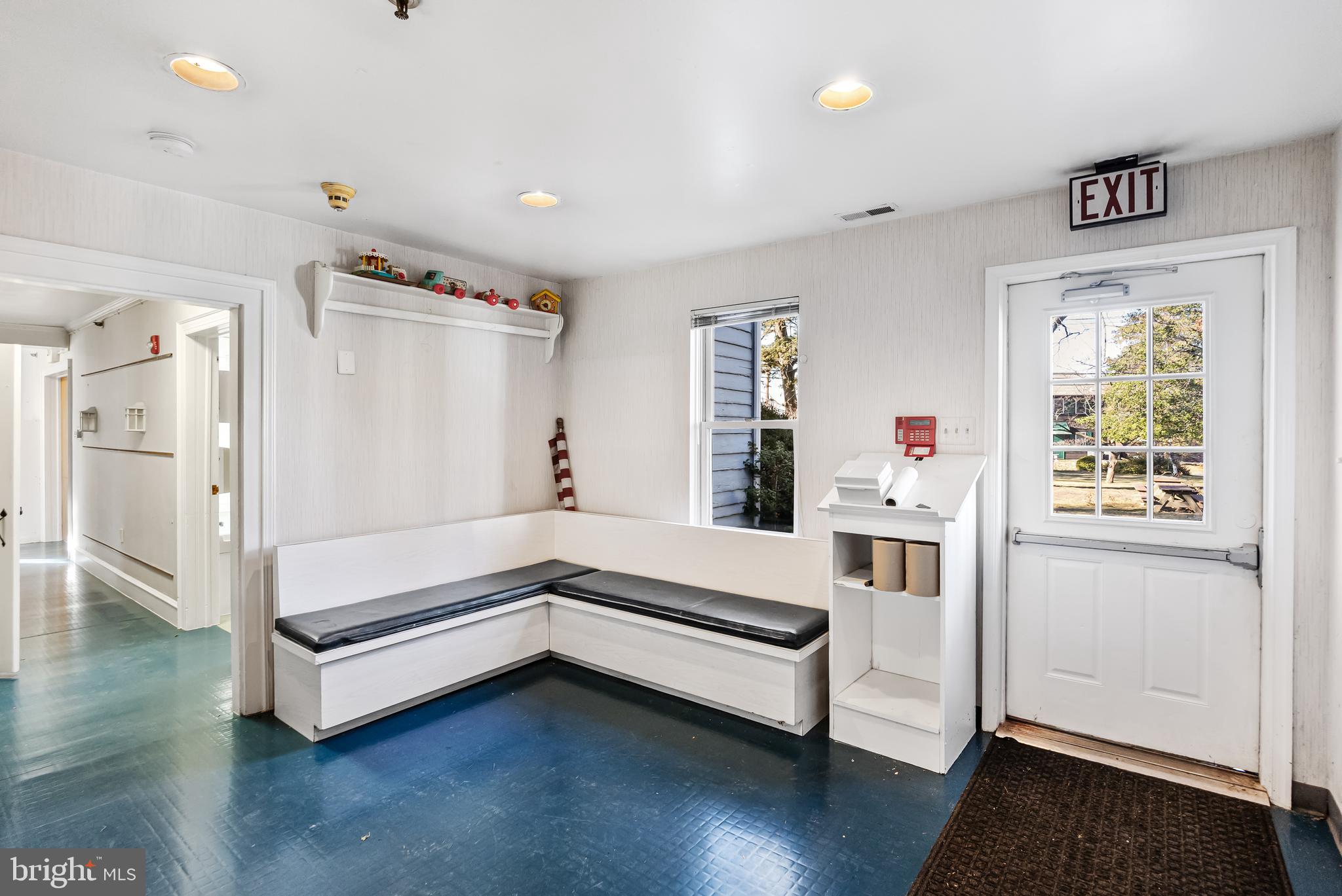 74 E Main St