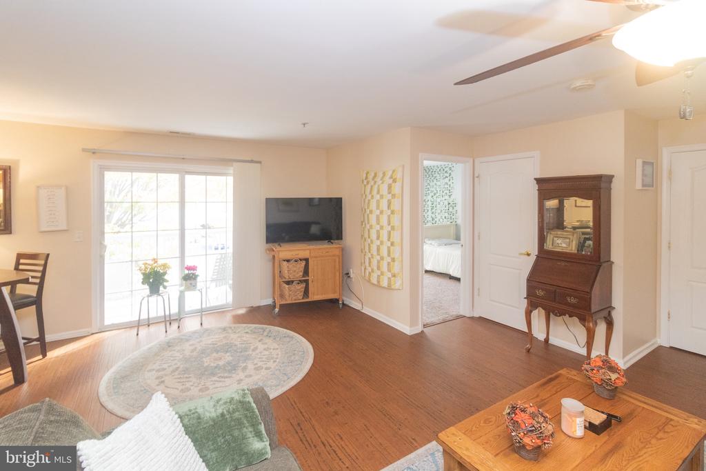 219 LAWRENCE LANE