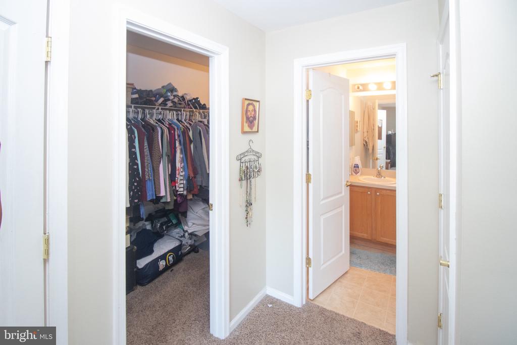 219 LAWRENCE LANE