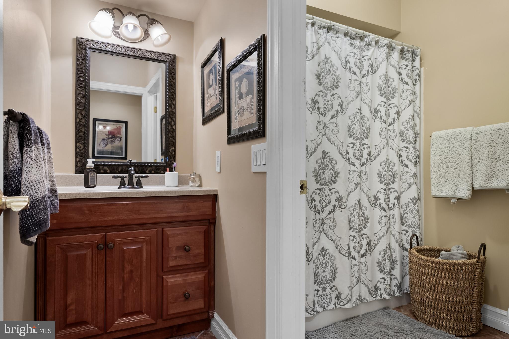 6 Somerton Sq