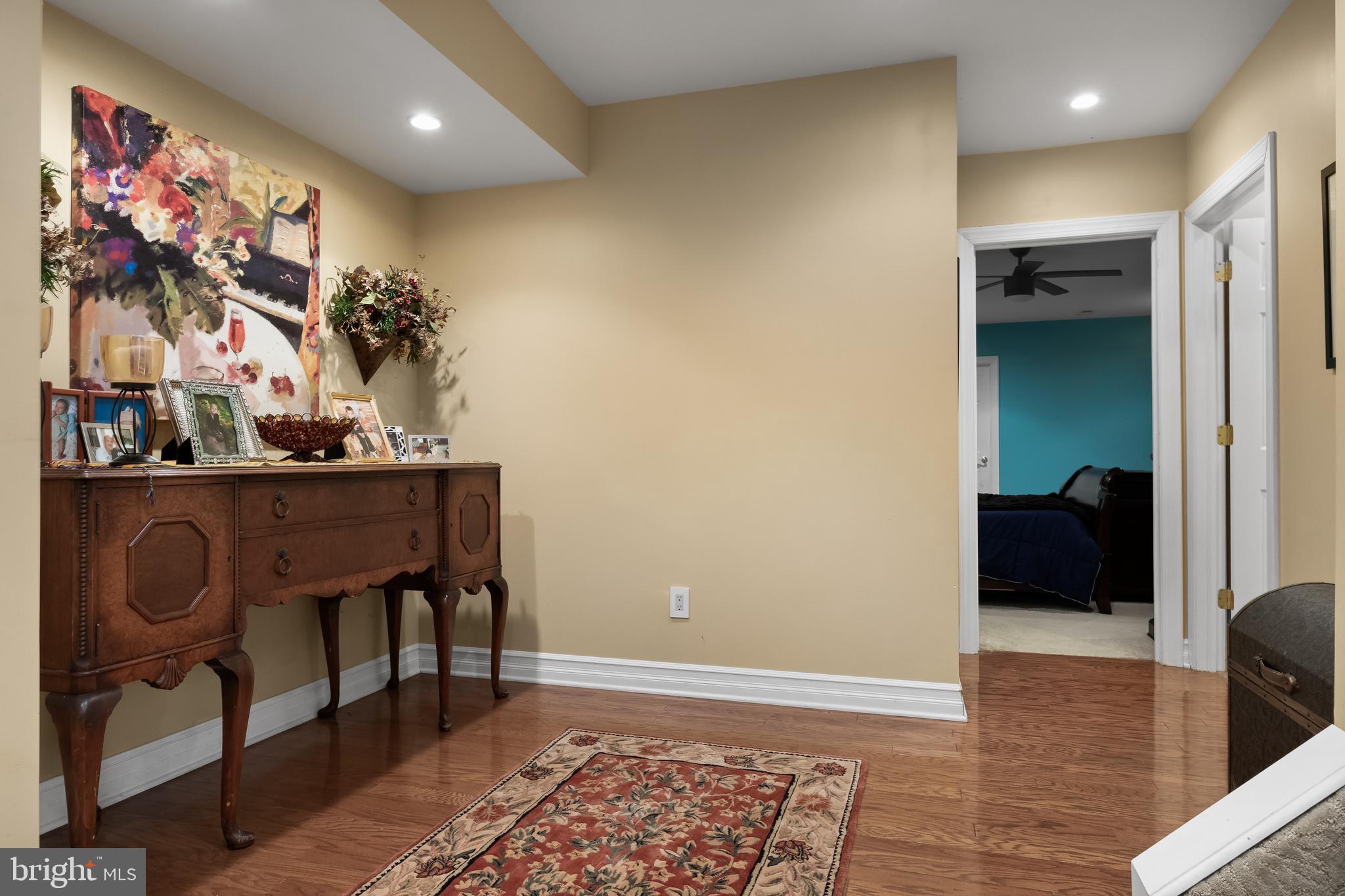 6 Somerton Sq