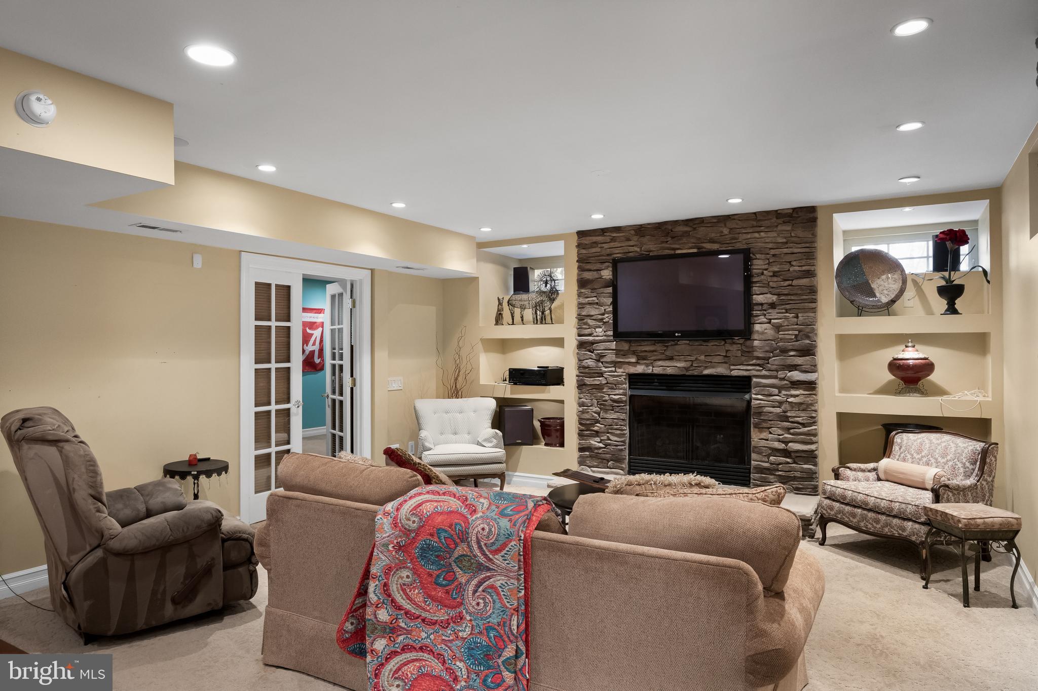6 Somerton Sq