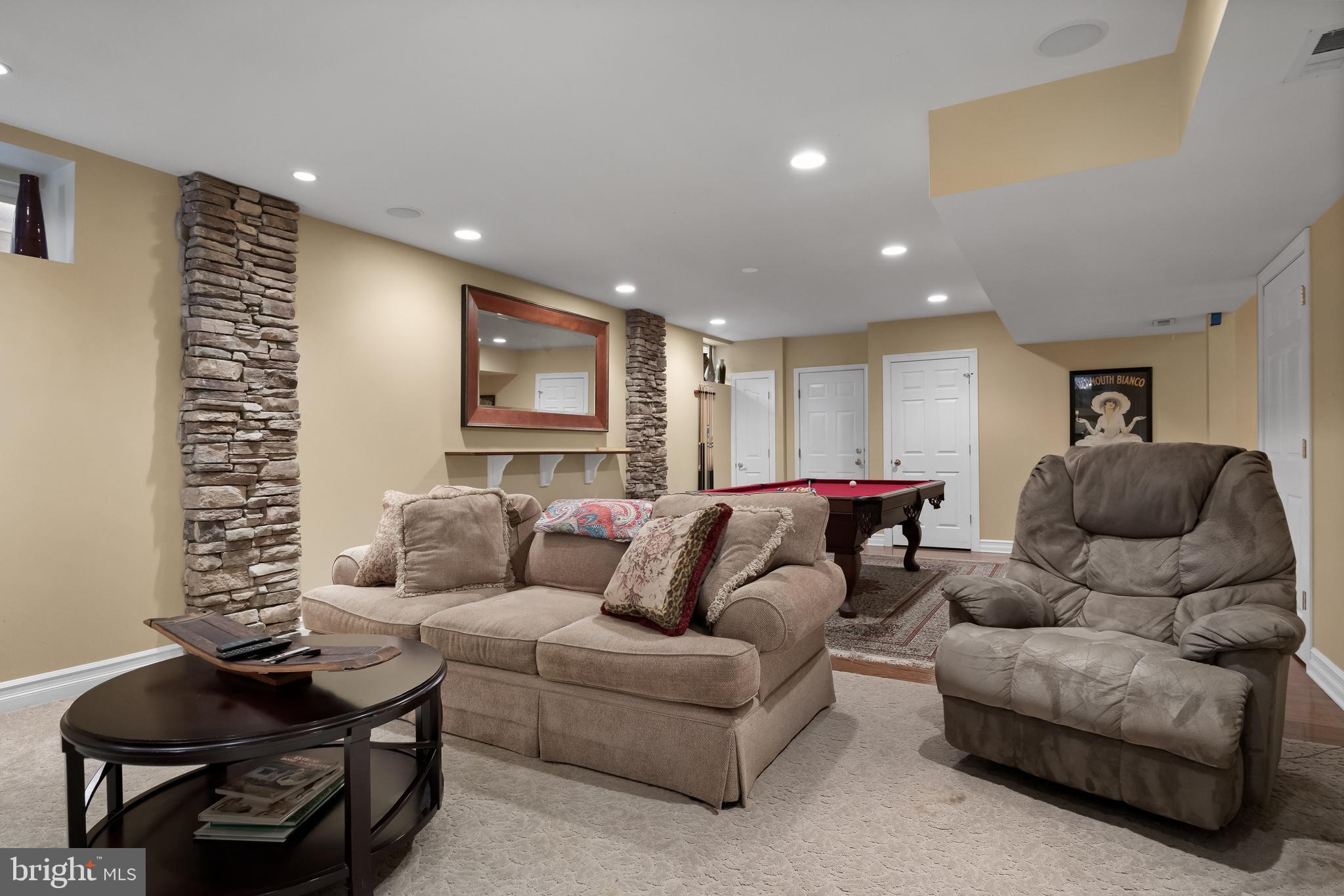 6 Somerton Sq