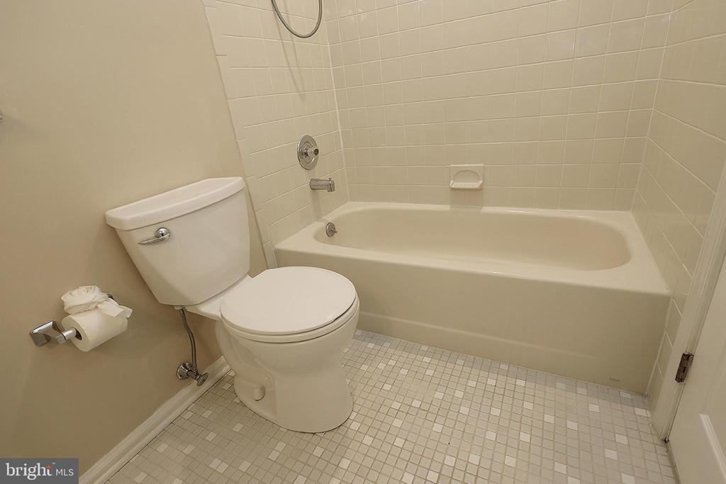 903 Chesterwood Ct