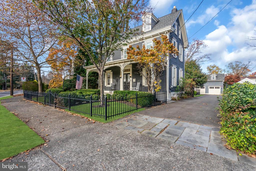 309 W MAIN STREET