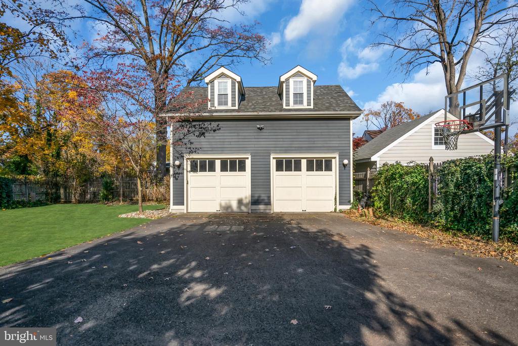 309 W MAIN STREET