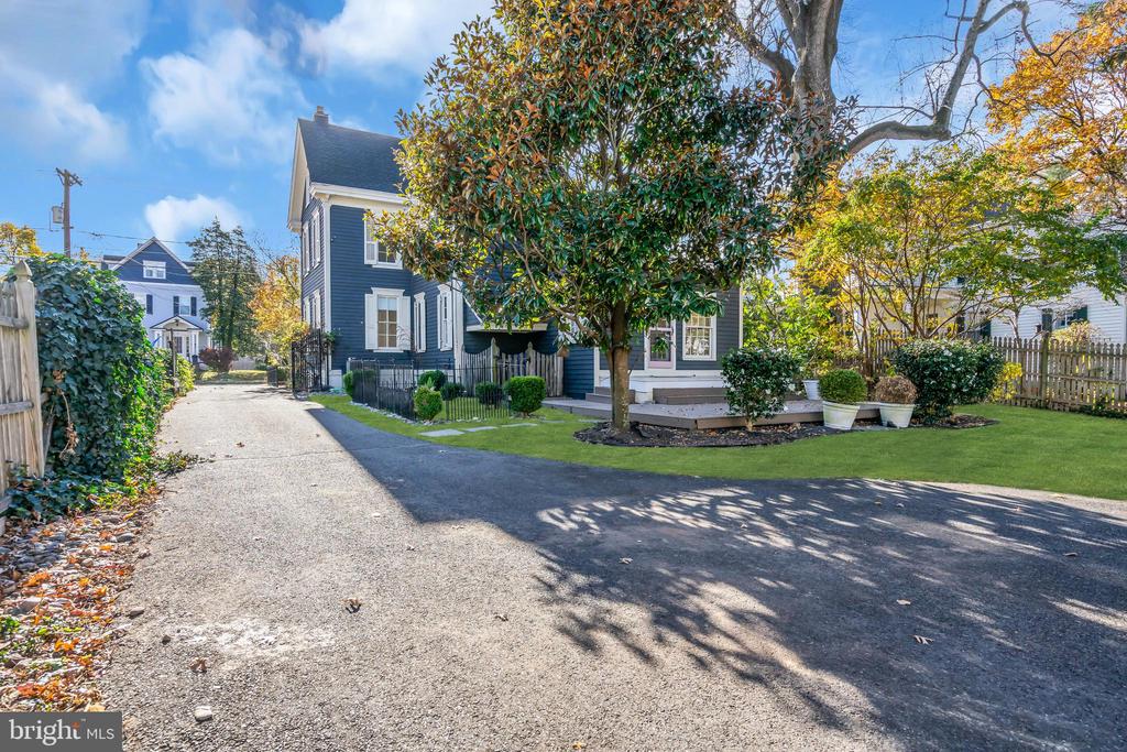 309 W MAIN STREET