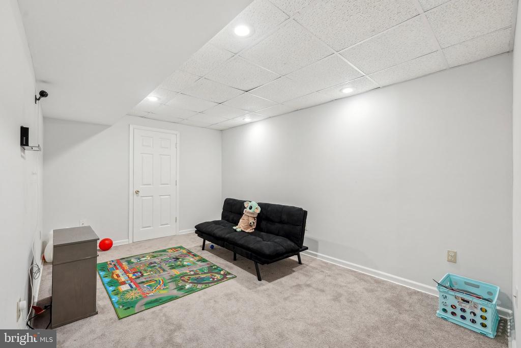 39 CLYDESDALE DRIVE