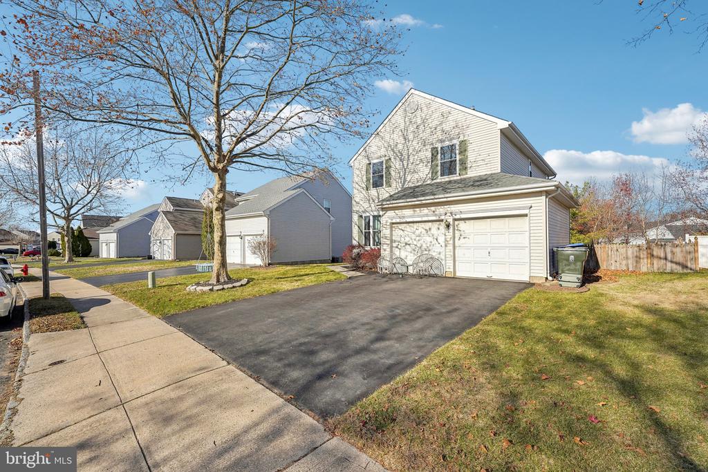 39 CLYDESDALE DRIVE