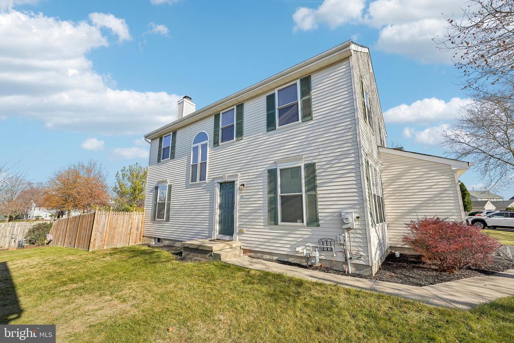39 CLYDESDALE DRIVE