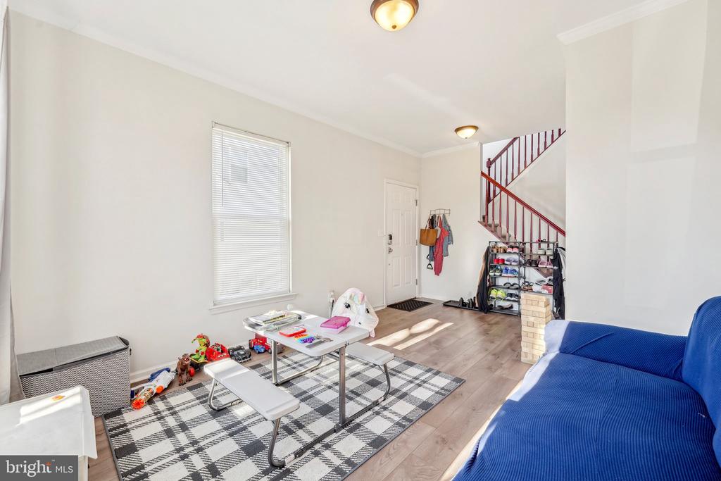 39 CLYDESDALE DRIVE