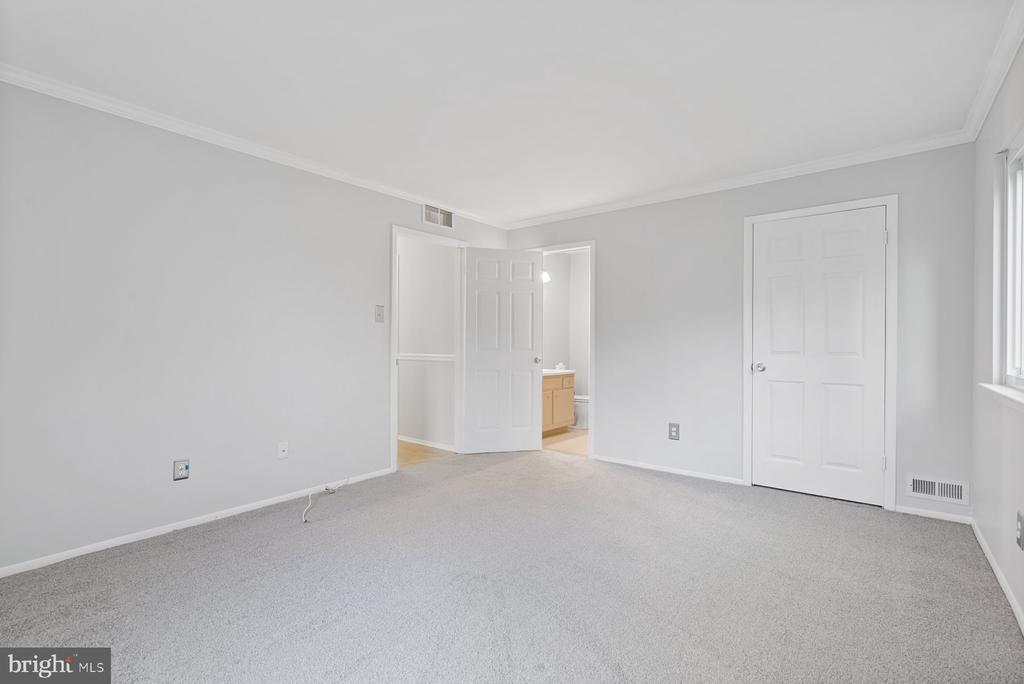 1307 MARESFIELD COURT
