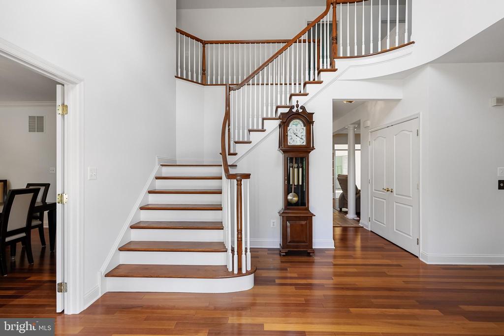 17 S Elmwood Rd