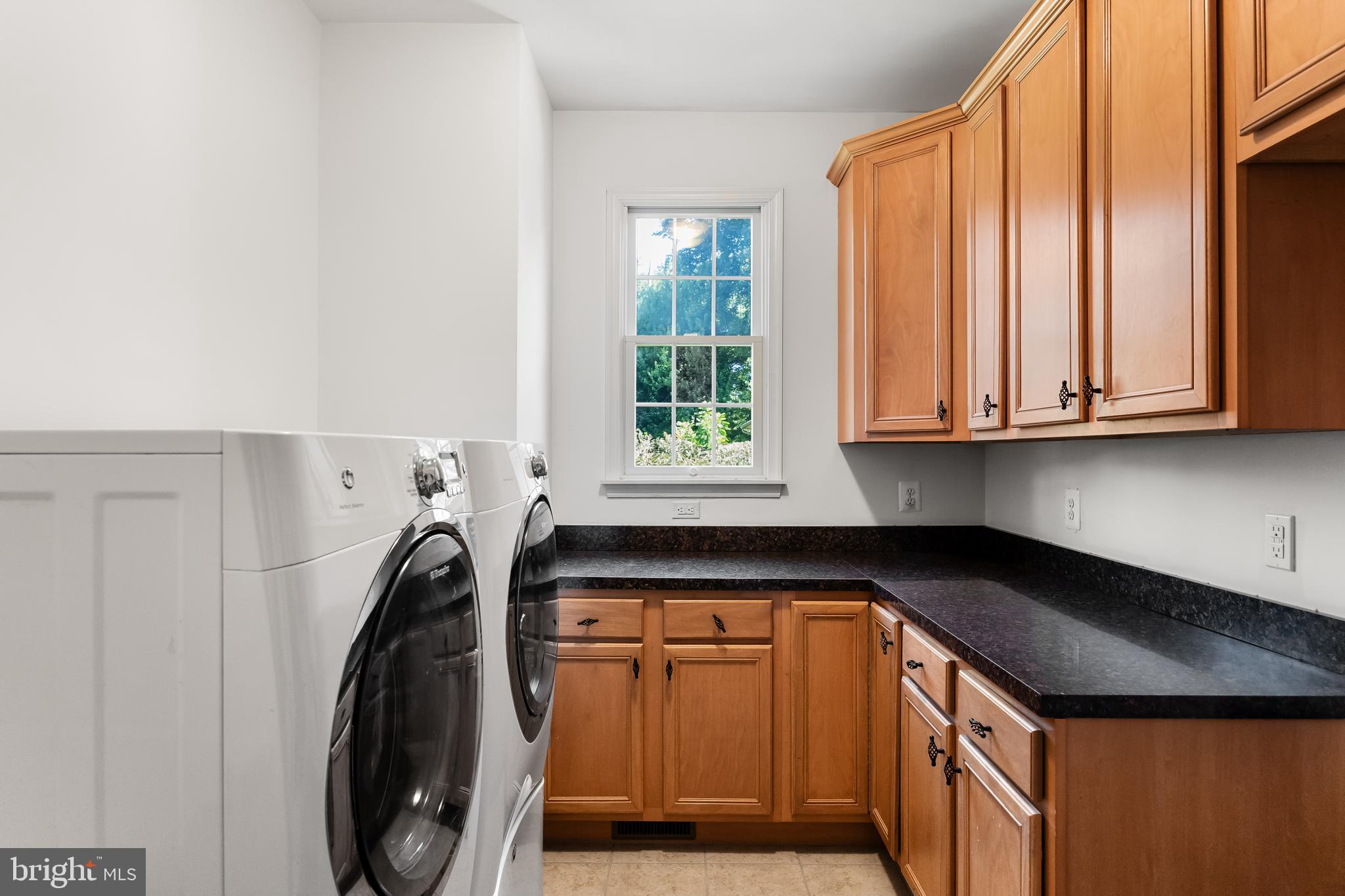 17 S Elmwood Rd