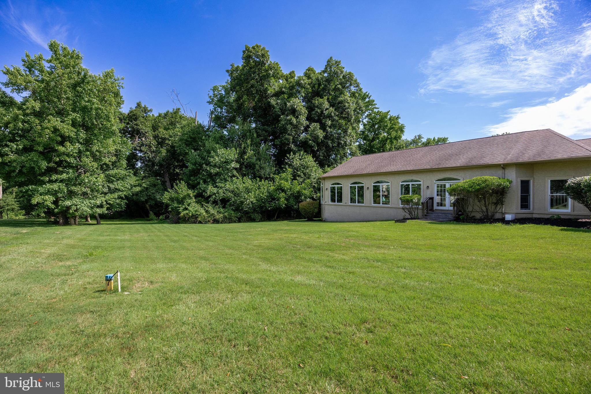 17 S Elmwood Rd